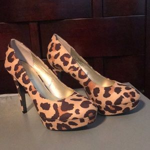 Rack room brand X-appeal leopard heels